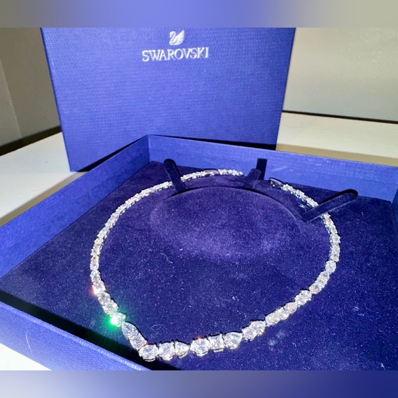 Brand new Swarovski Mesmera Necklace - Picture 5 of 6